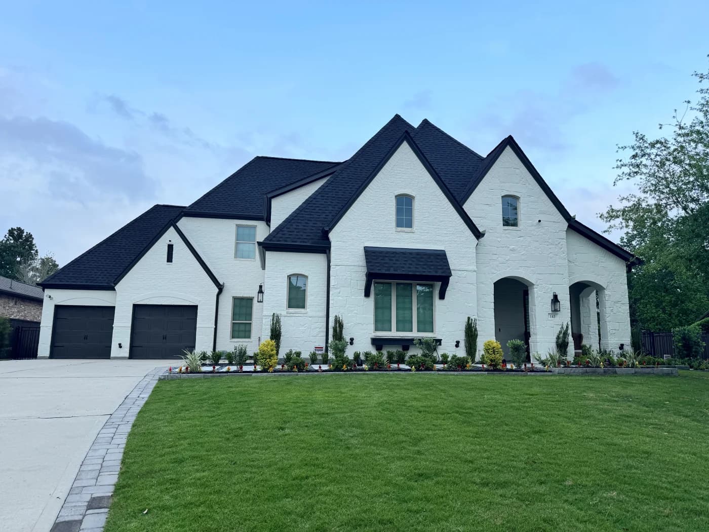 GAF Golden Pledge roof replacement completed by Blue Truss